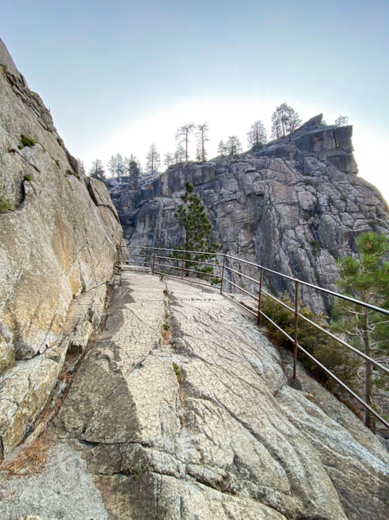 Rock platform atop Yosemite Falls
